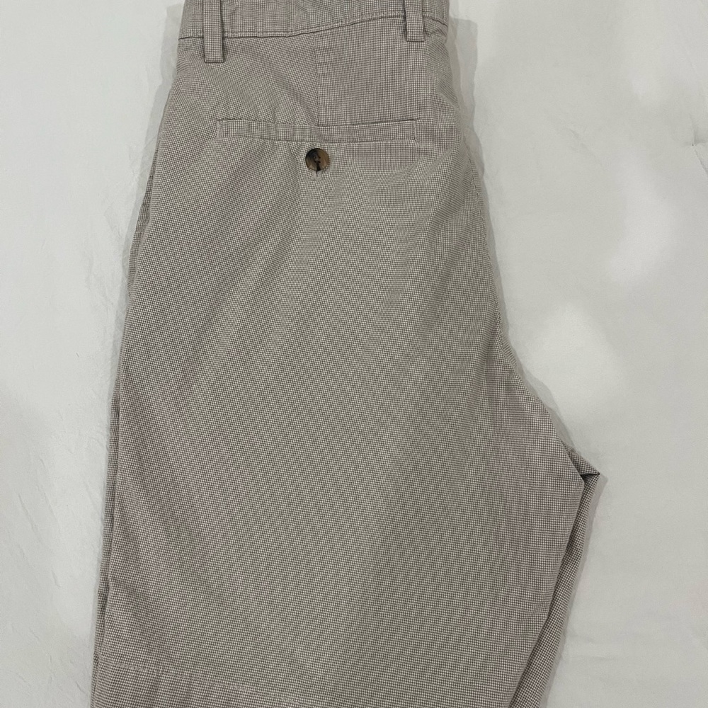 Banana Republic khaki and white gingham shorts. Size 34. EUC
